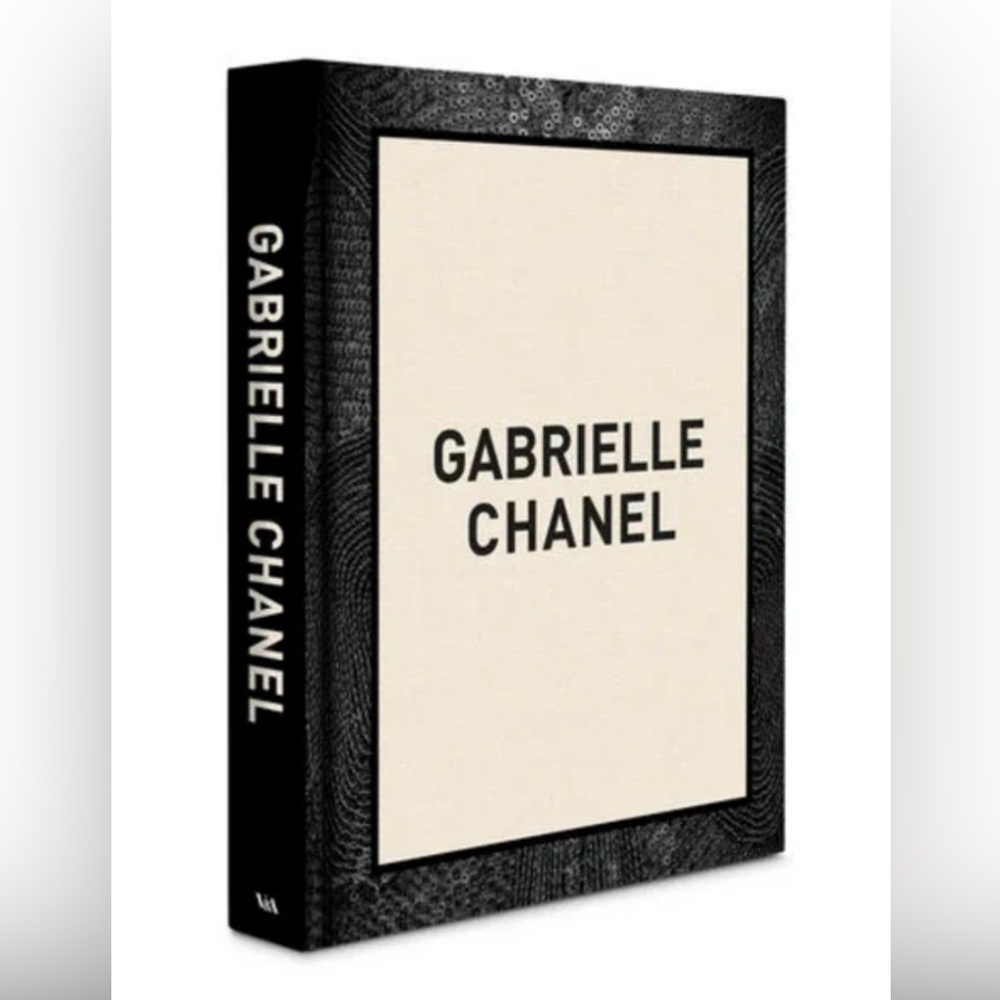 🆕Gabrielle Chanel: 60 Years of Fashion